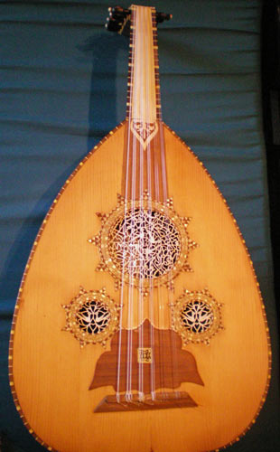 Syrian Oud, Front